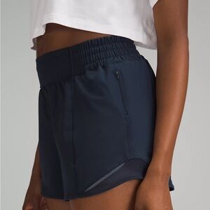 Lululemon Hotty Hot Low Rise 4” Shorts